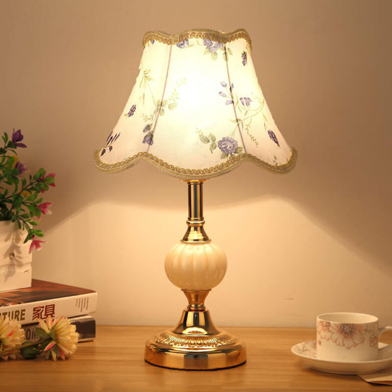 LuxeGlow | Chic Vintage-Style Glass and Fabric Table Lamp