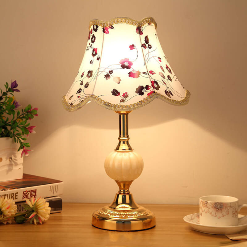 LuxeGlow | Chic Vintage-Style Glass and Fabric Table Lamp