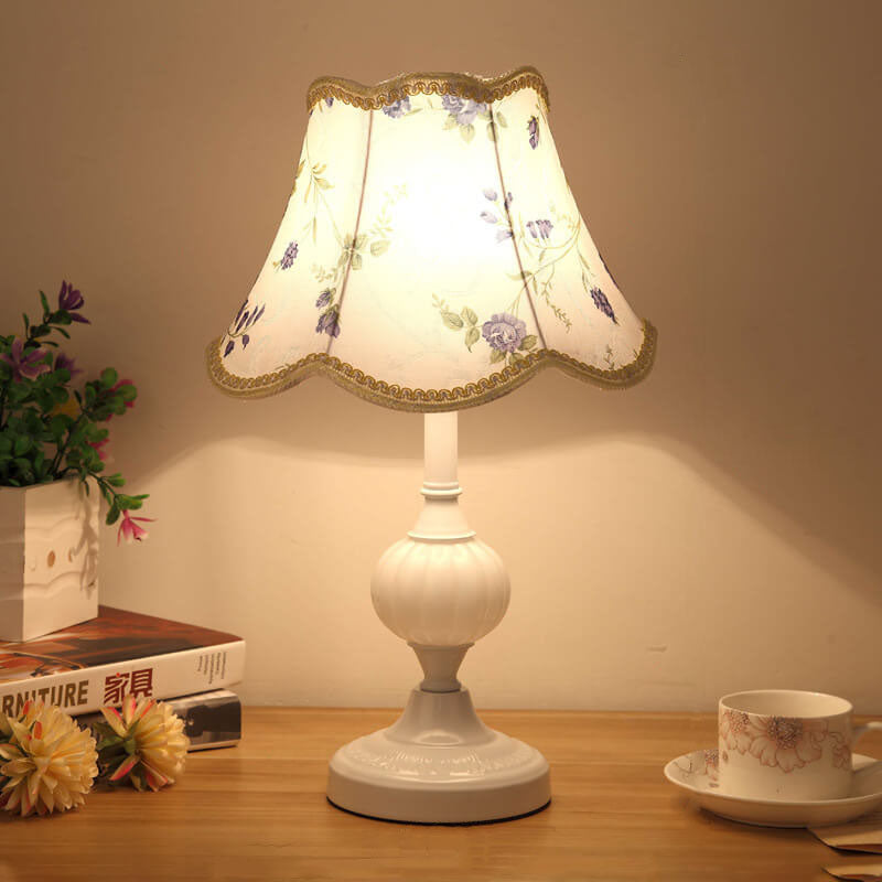 LuxeGlow | Chic Vintage-Style Glass and Fabric Table Lamp
