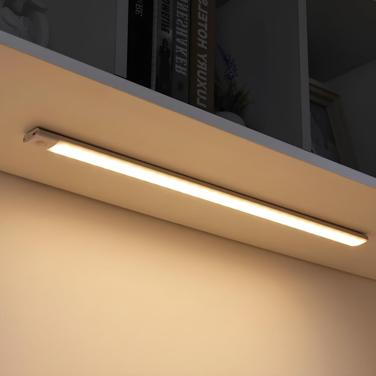 Smart Motion-Activated LED Night Light – Wireless Adhesive Illumination for Your Home