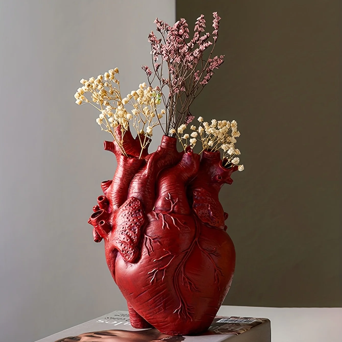 Heart-Shaped Resin Vase for Stunning Floral Displays