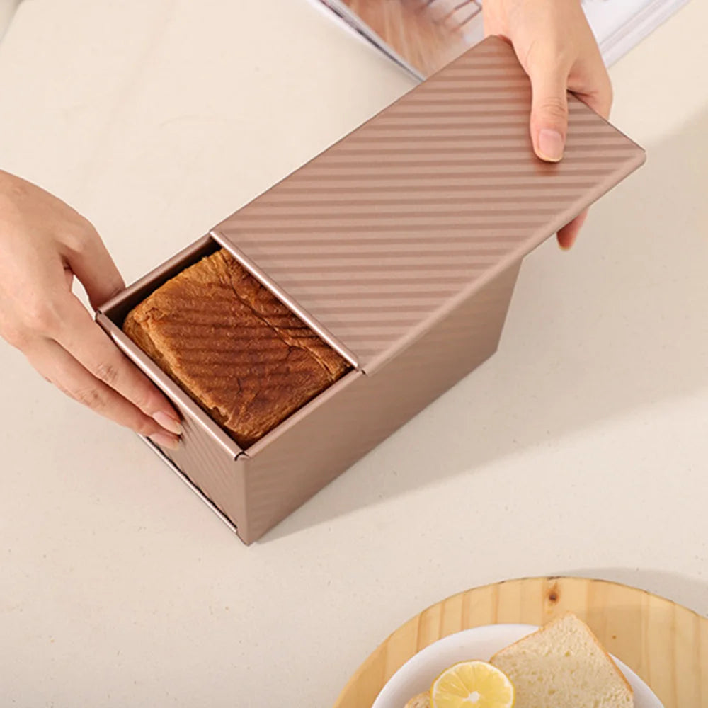 Non-Stick Bakeware Set with Lid - 2 Pieces in Rose Gold